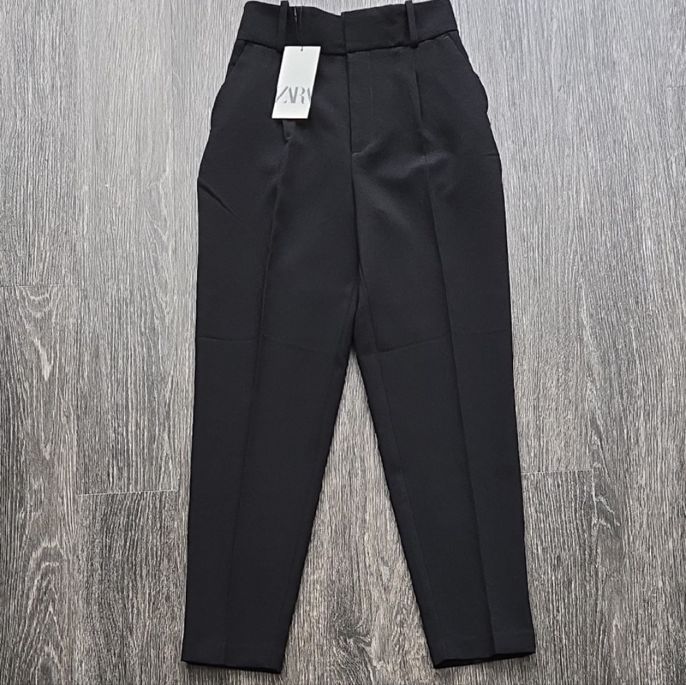 Zara Black High-Waisted Trousers with Pleated Front